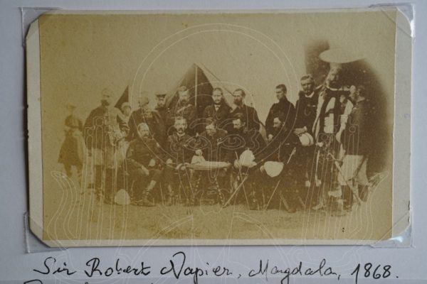 Général Sir Robert Napier et son état-major, Magdala, 1868