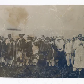 Menelik II Empereur d'Ethiopie, Négus Recevant le Corps officiel à Addis-Abeba.